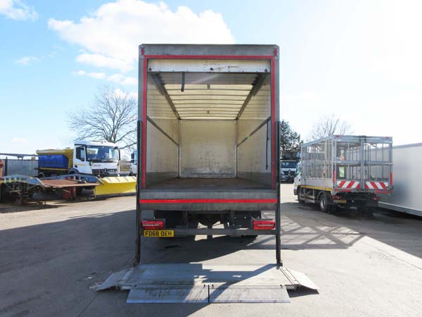 REF 14 - 2019 DAF Euro 6 18 ton Box truck for sale